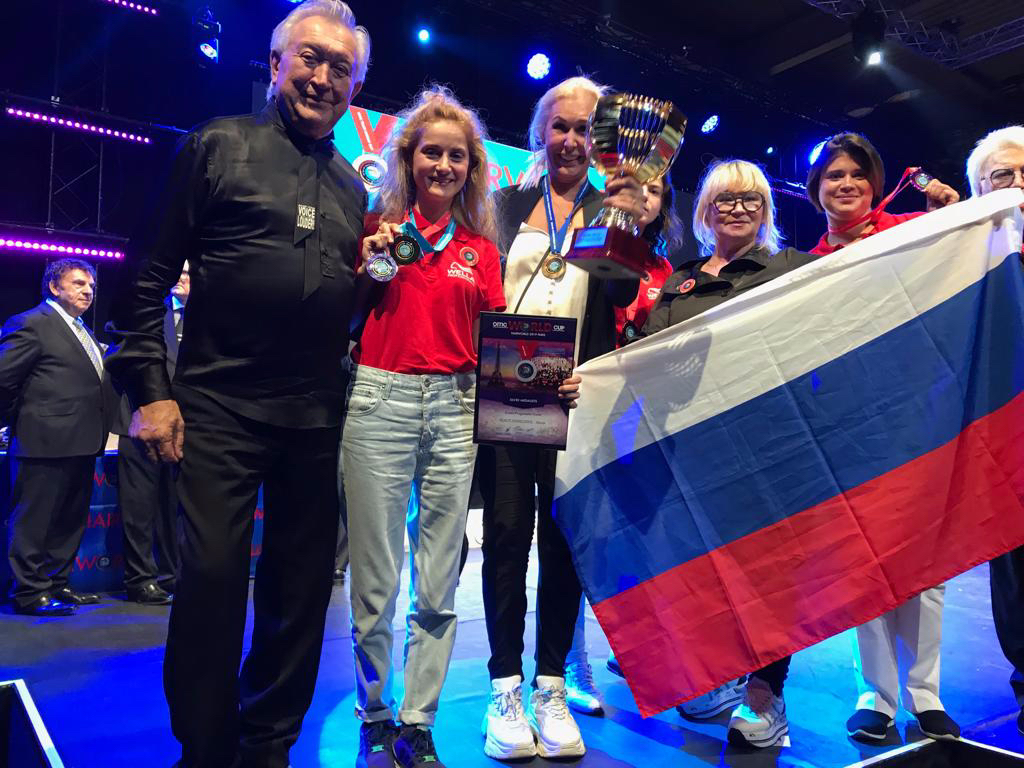 Самые оригинальные авторские прически были представлены в полуфинале чемпионата по парикмахерскому искусству